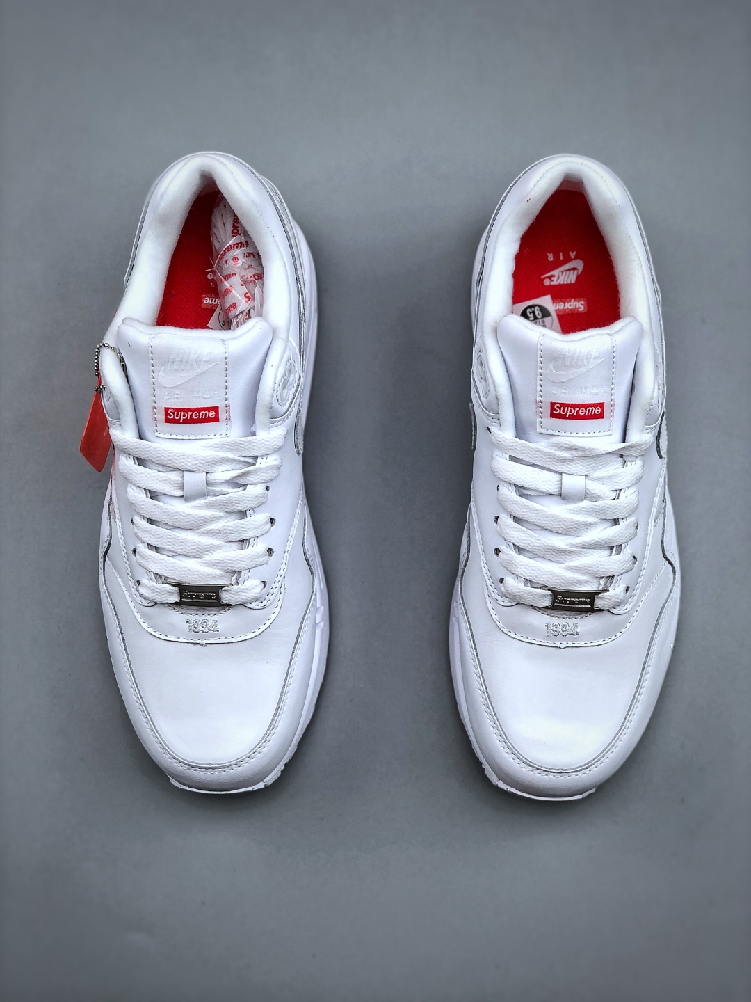 Nike Air Max 1 x Supreme White: Retro Style, Premium Comfort Sneakers 6 cmp i1746306160822 5563 0 4