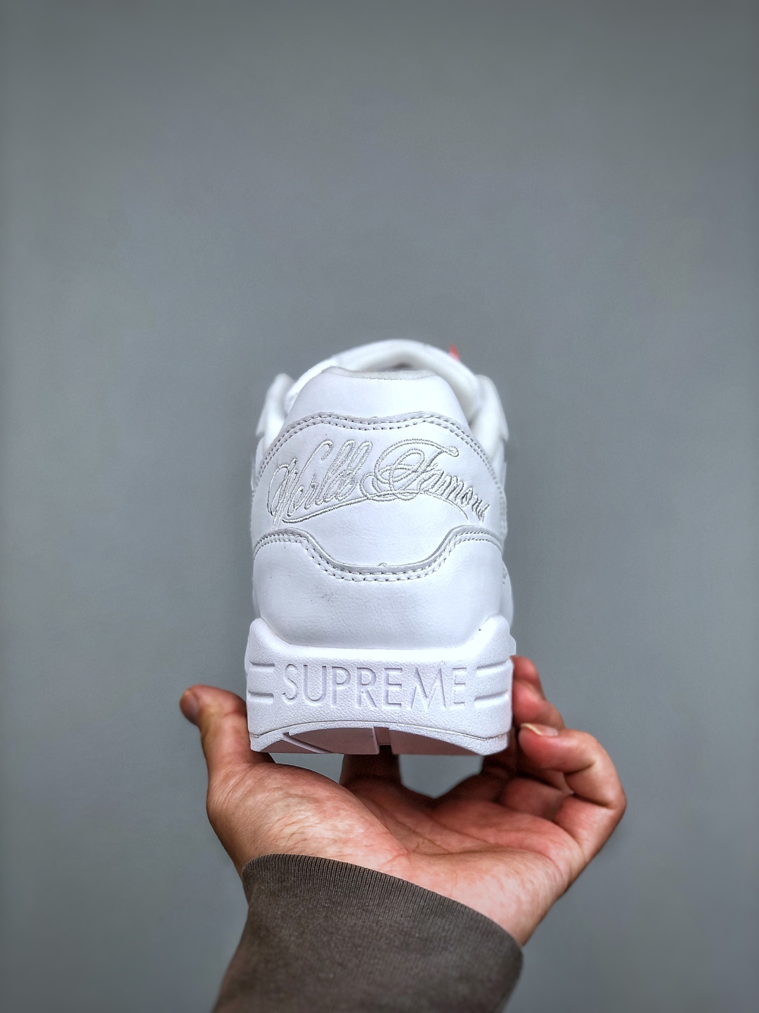 Nike Air Max 1 x Supreme White: Retro Style, Premium Comfort Sneakers 8 cmp i1746306162310 5314 0 6