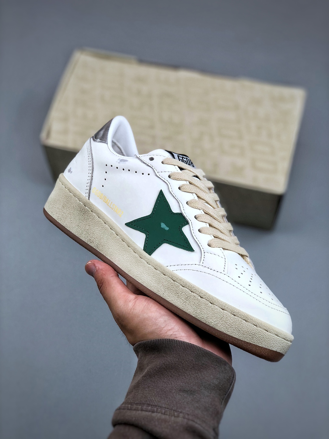 Golden Goose FortyTwo White Leather Sneakers with Silver Star Patch 3 cmp i1746307039263 5613 0 0
