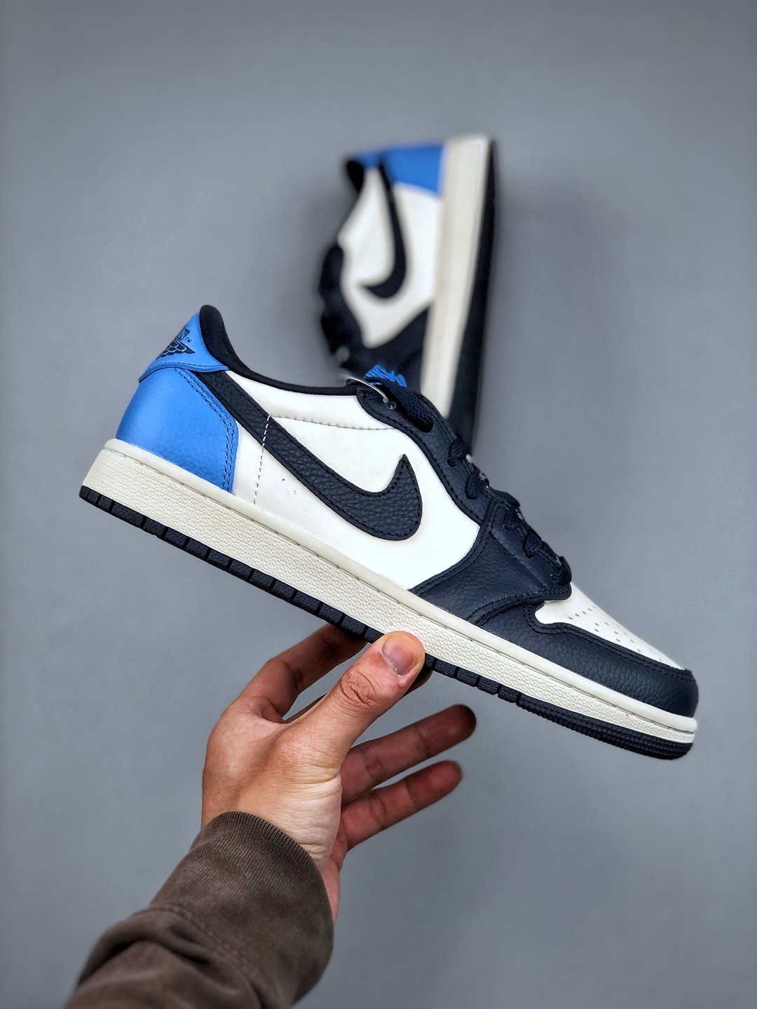 Air Jordan 1 Retro Low Obsidian: Premium Comfort and Style for Everyday Wear 5 cmp i1746307664839 8968 0 3