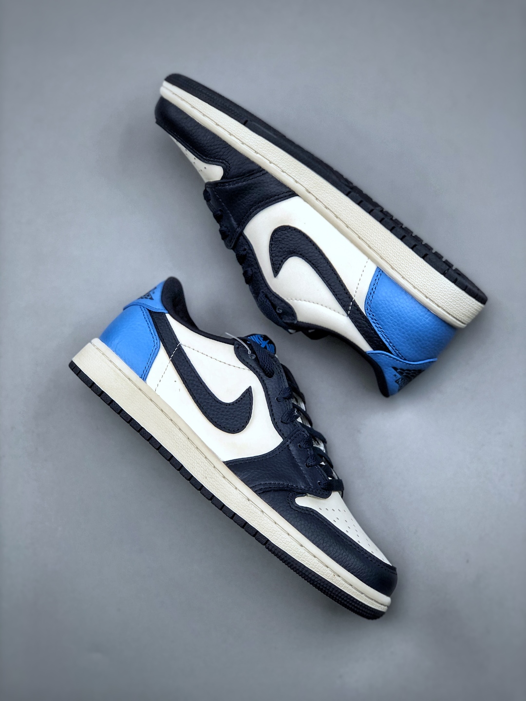 Air Jordan 1 Retro Low Obsidian: Premium Comfort and Style for Everyday Wear 10 cmp i1746307666224 848 0 8