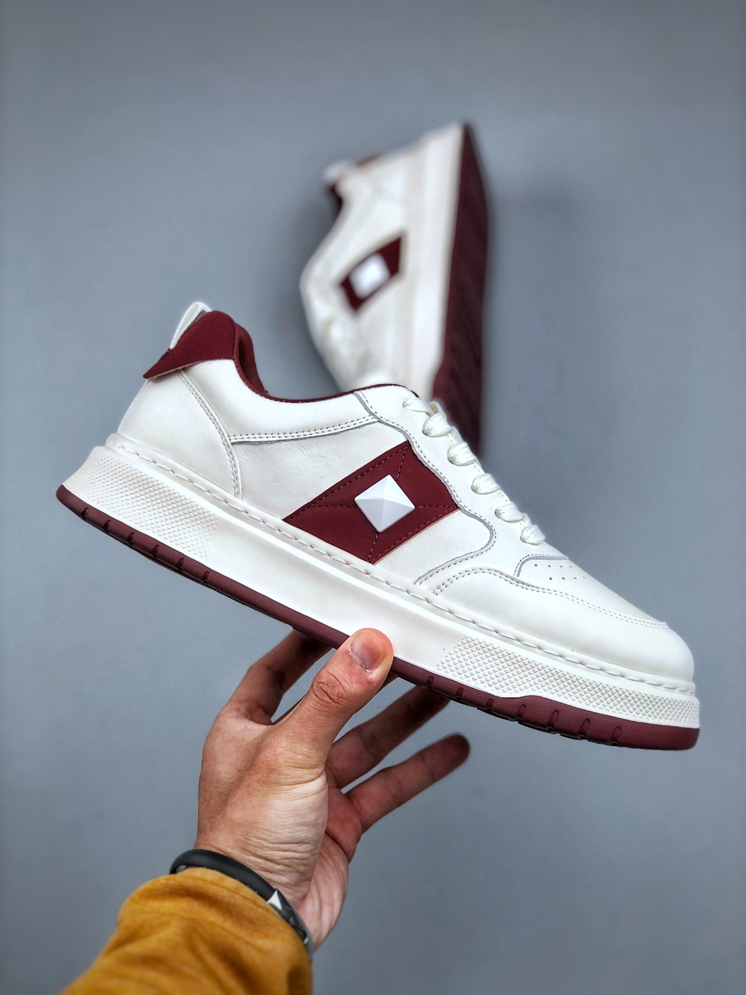 420 新货Valentino 华伦天奴 Rockstud untitled 厚底休闲铆钉小白鞋