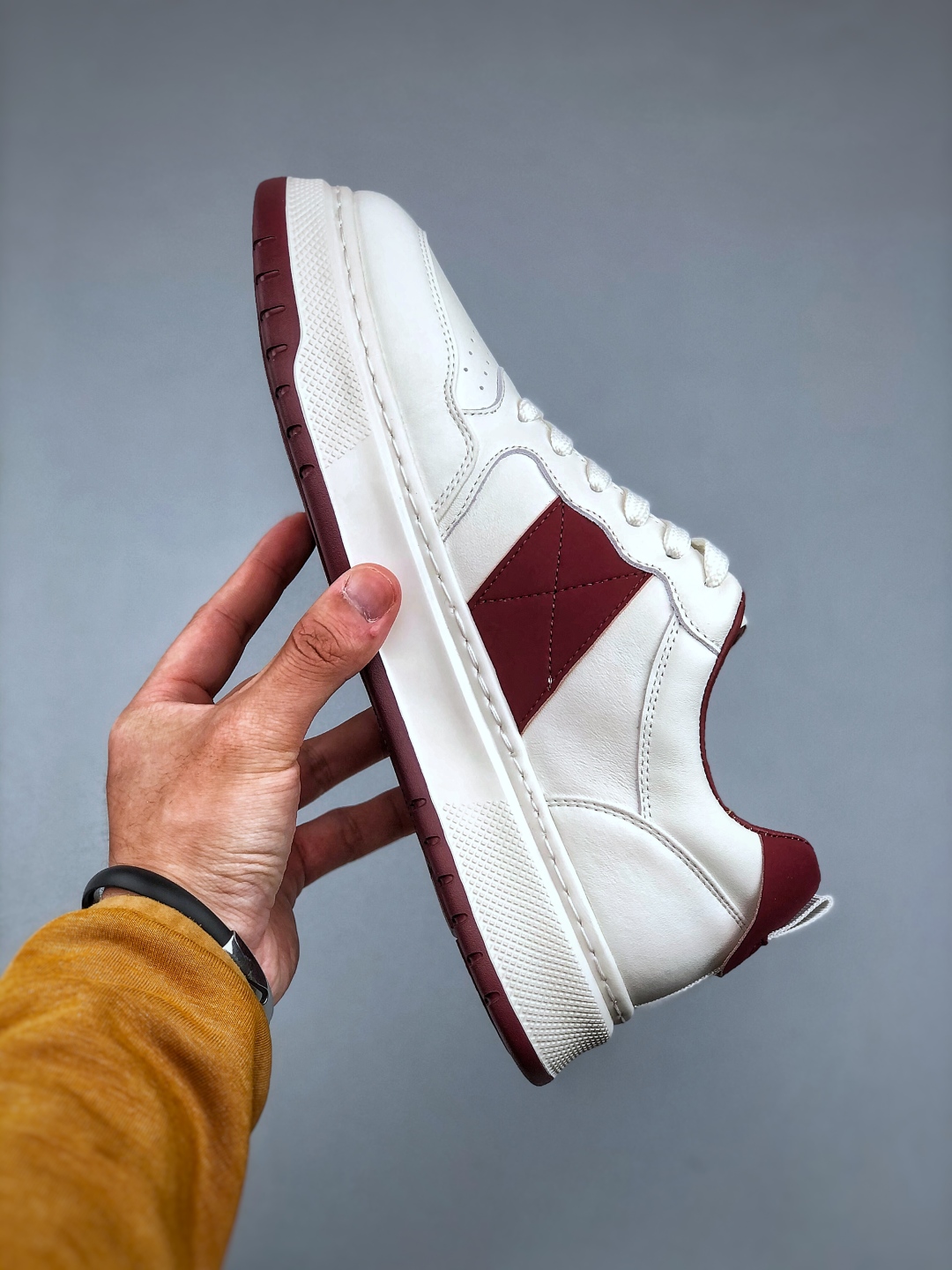 420 新货Valentino 华伦天奴 Rockstud untitled 厚底休闲铆钉小白鞋