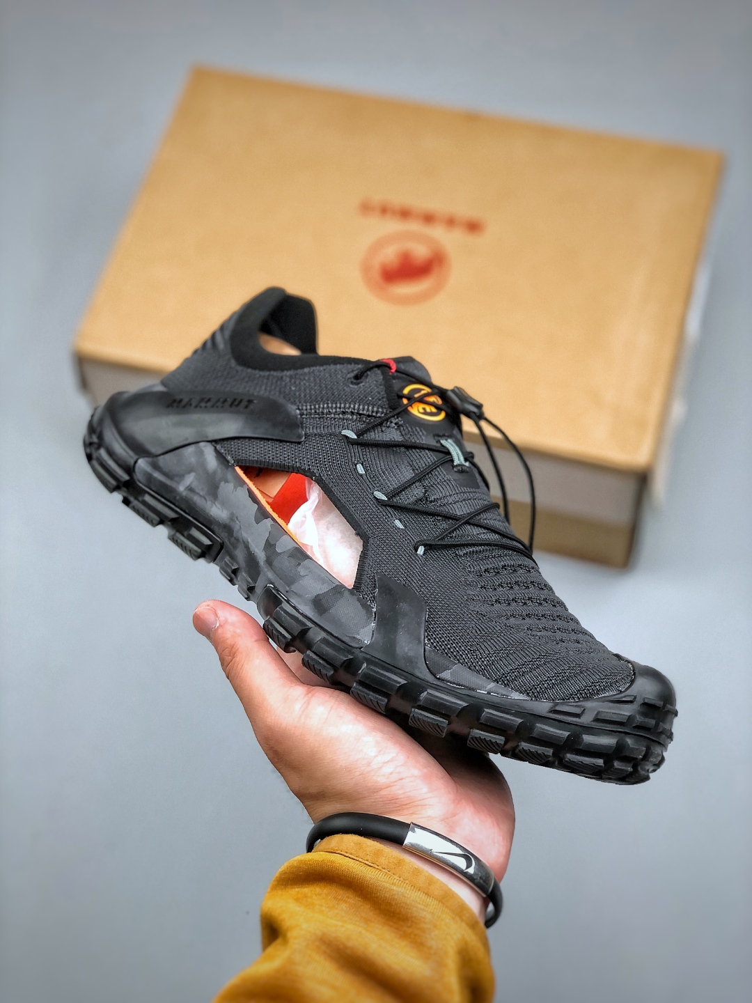 Mammut Hueco Knit II Low: High-Performance Outdoor & Casual Shoes for Men 2 cmp i1746392602883 1795 0 0
