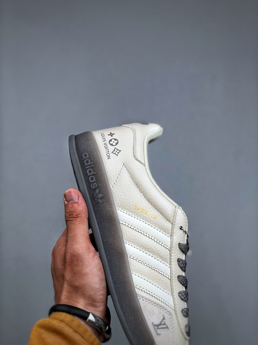 Adidas Samba OG x Louis Vuitton Custom Sneakers - Stylish & Comfortable 7 cmp i1746392777130 1457 0 5