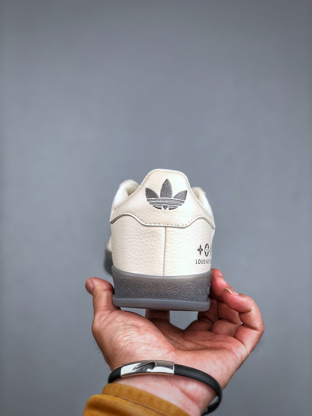 Adidas Samba OG x Louis Vuitton Custom Sneakers - Stylish & Comfortable 8 cmp i1746392777131 7951 0 6
