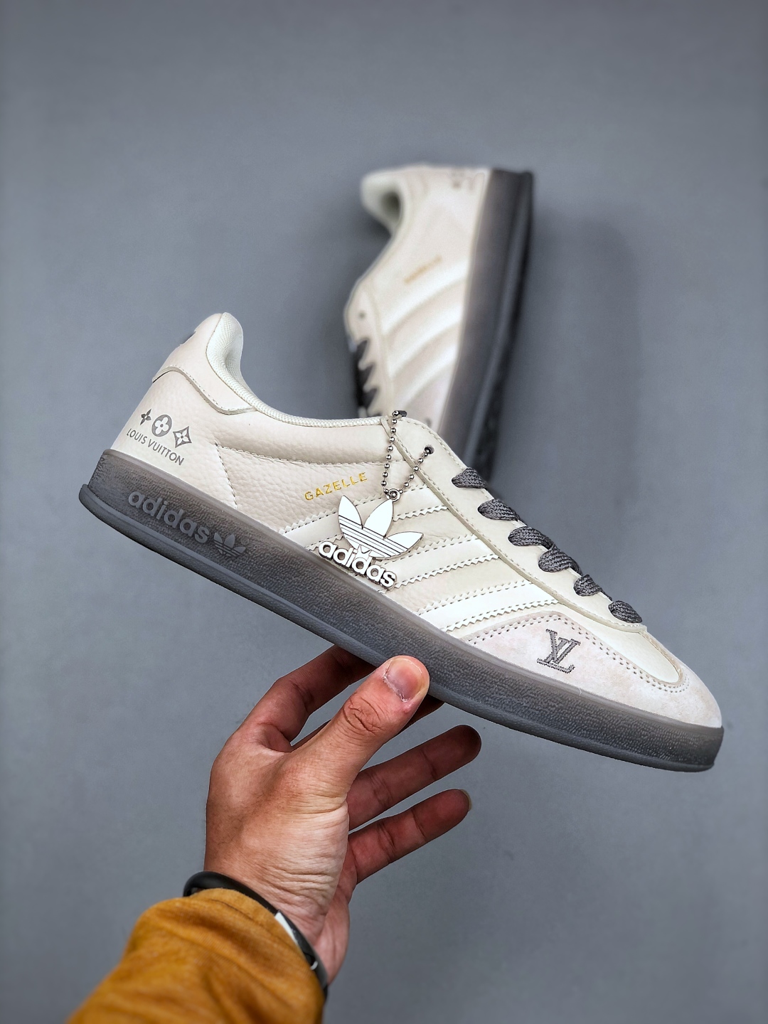 Adidas Samba OG x Louis Vuitton Custom Sneakers - Stylish & Comfortable 5 cmp i1746392778580 4933 0 3