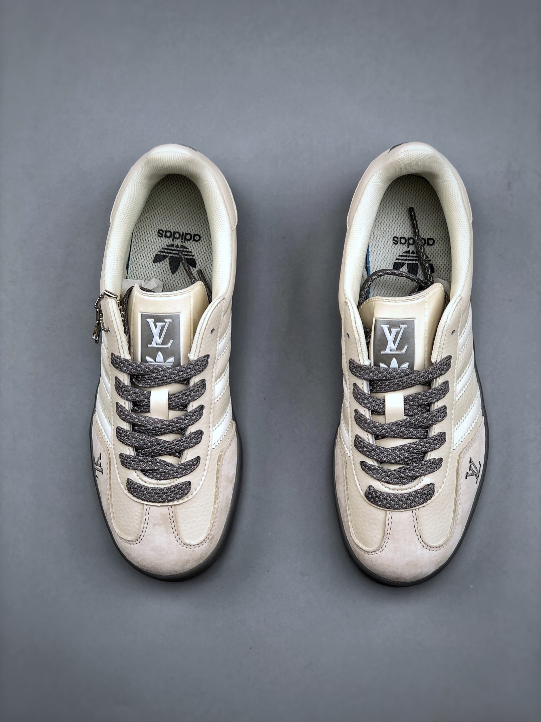 Adidas Samba OG x Louis Vuitton Custom Sneakers - Stylish & Comfortable 6 cmp i1746392778591 7728 0 4