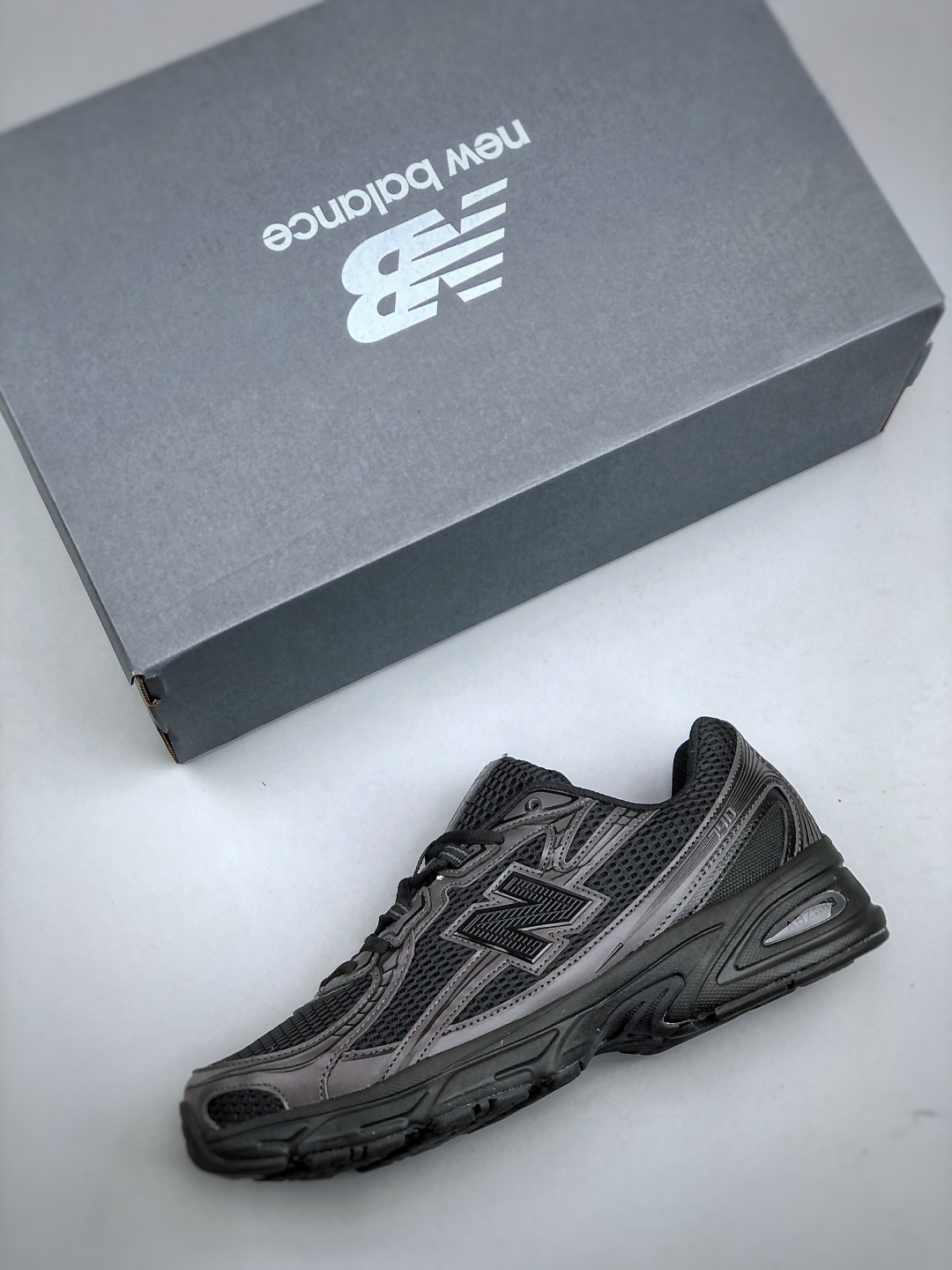 New Balance U740BO2 Retro Casual Running Shoes - Stylish Comfort & Durability 4 cmp i1746479224509 9158 0 2