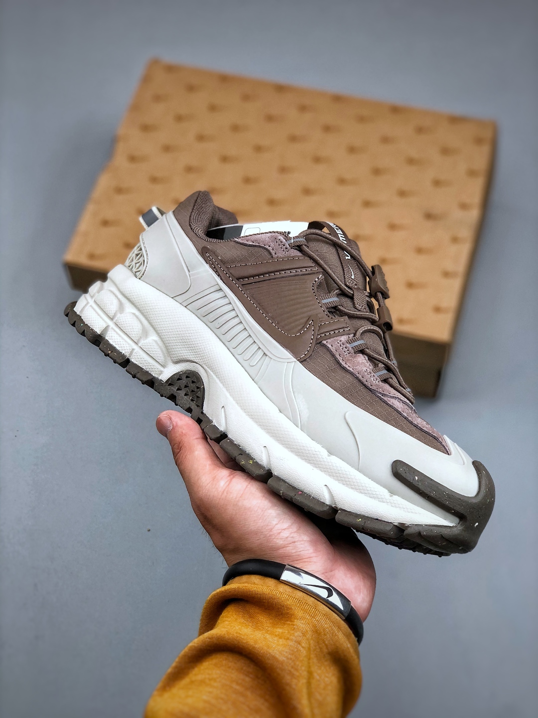 Nike Zoom Vomero 5 Roam Retro Marathon Running Shoes HQ2181-006 2 cmp i1746479570270 7753 0 0