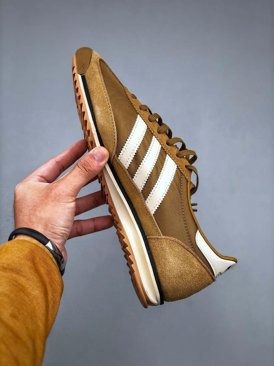 Adidas Originals SL 72: Retro Running Shoes - Classic Style and Comfort 3 cmp i1746479931641 4984 0 1