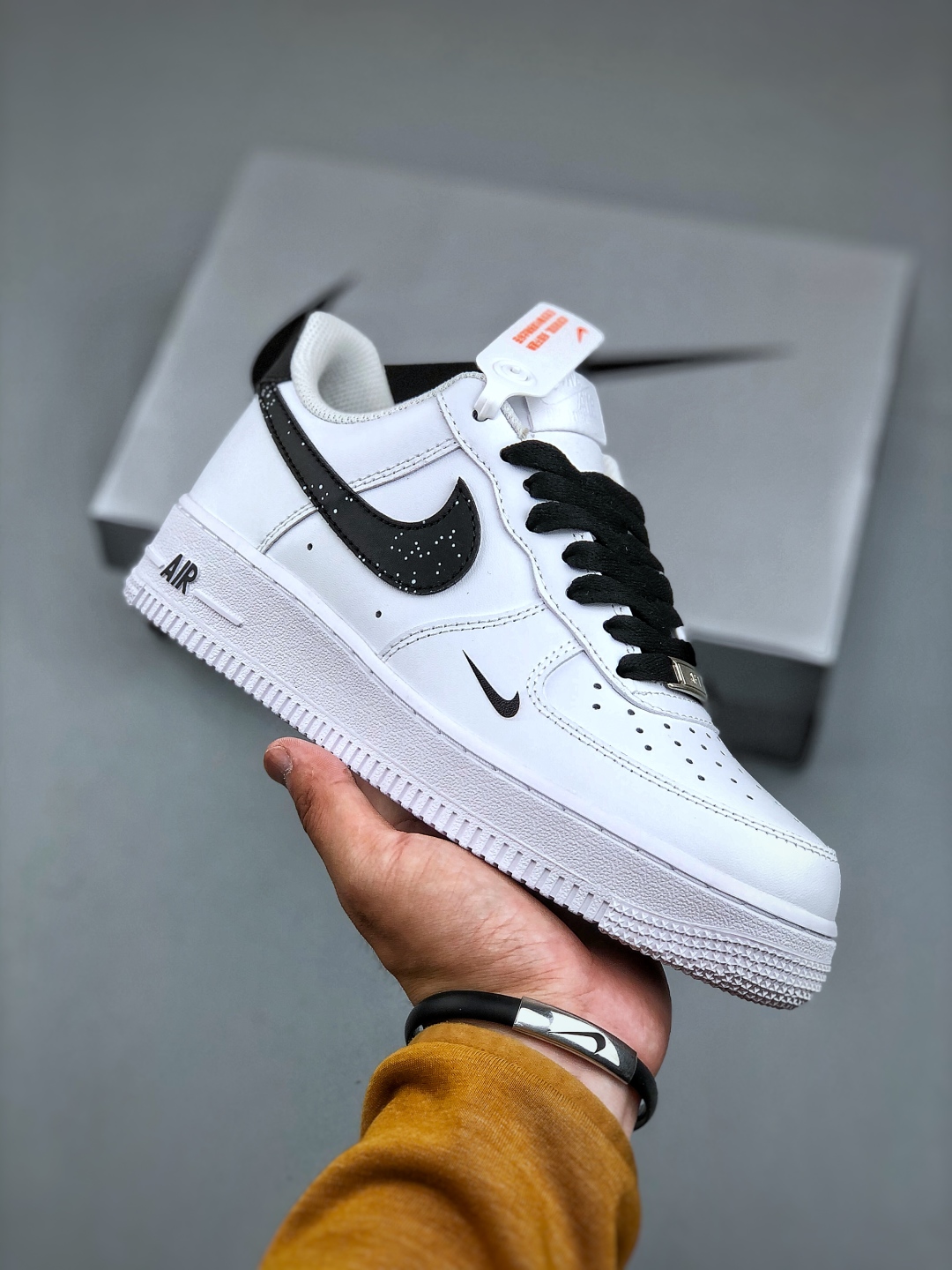 Nike Air Force 1 '07 Low White/Black Dot Casual Sneakers ZH0316-074 2 cmp i1746480010412 6802 0 0