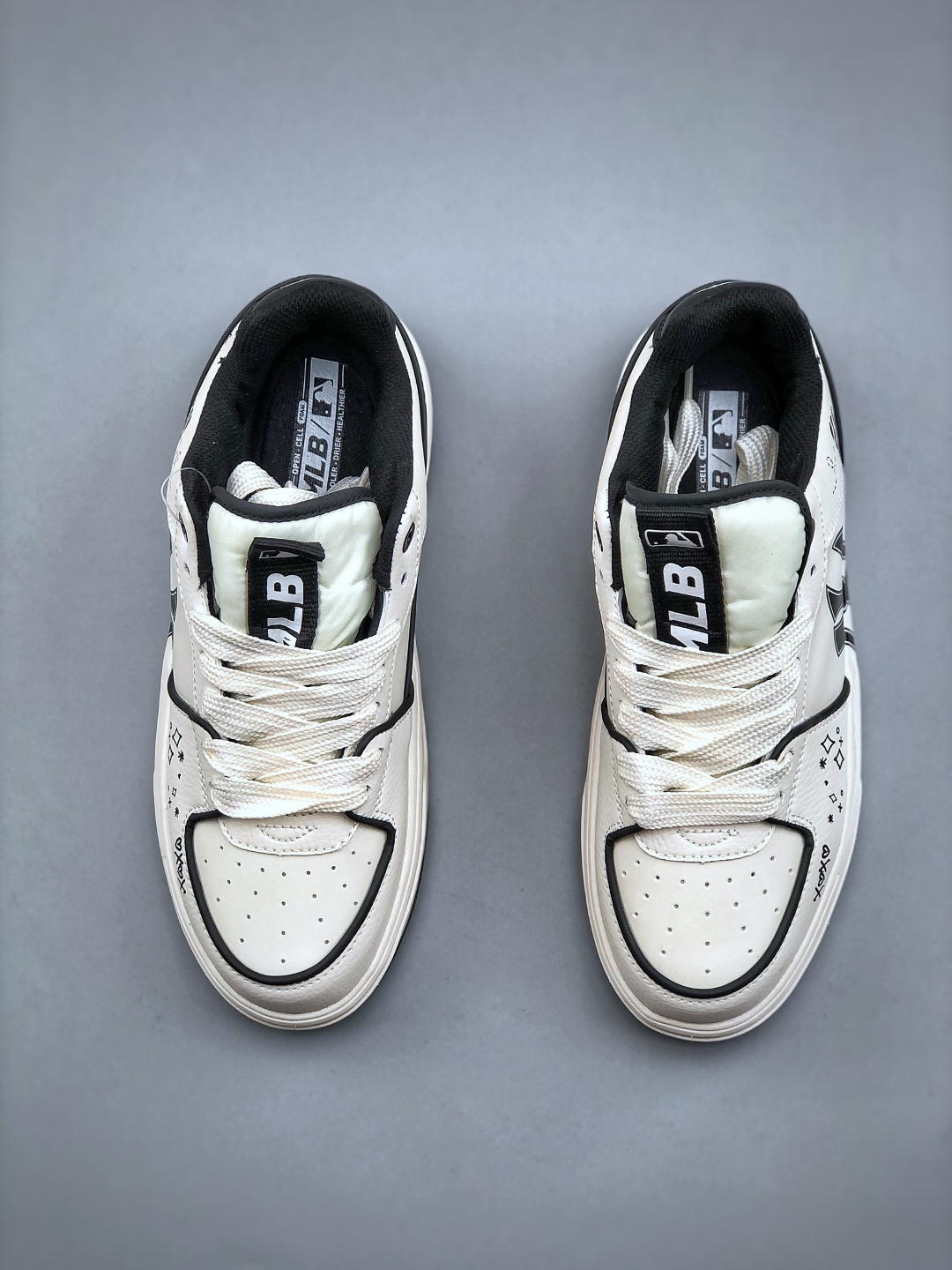 MLB NY Yankees Graffiti Print Chunky Sneakers Height Increasing - Sizes 35 to 45 6 cmp i1746480172693 8300 0 4