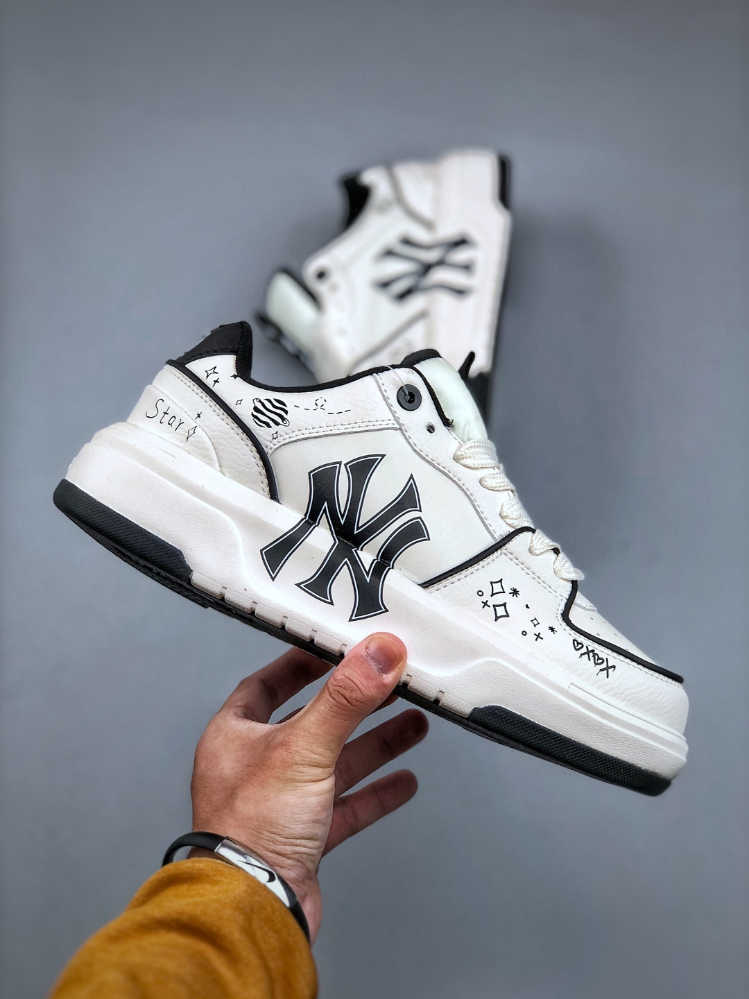 MLB NY Yankees Graffiti Print Chunky Sneakers Height Increasing - Sizes 35 to 45 5 cmp i1746480172707 7737 0 3