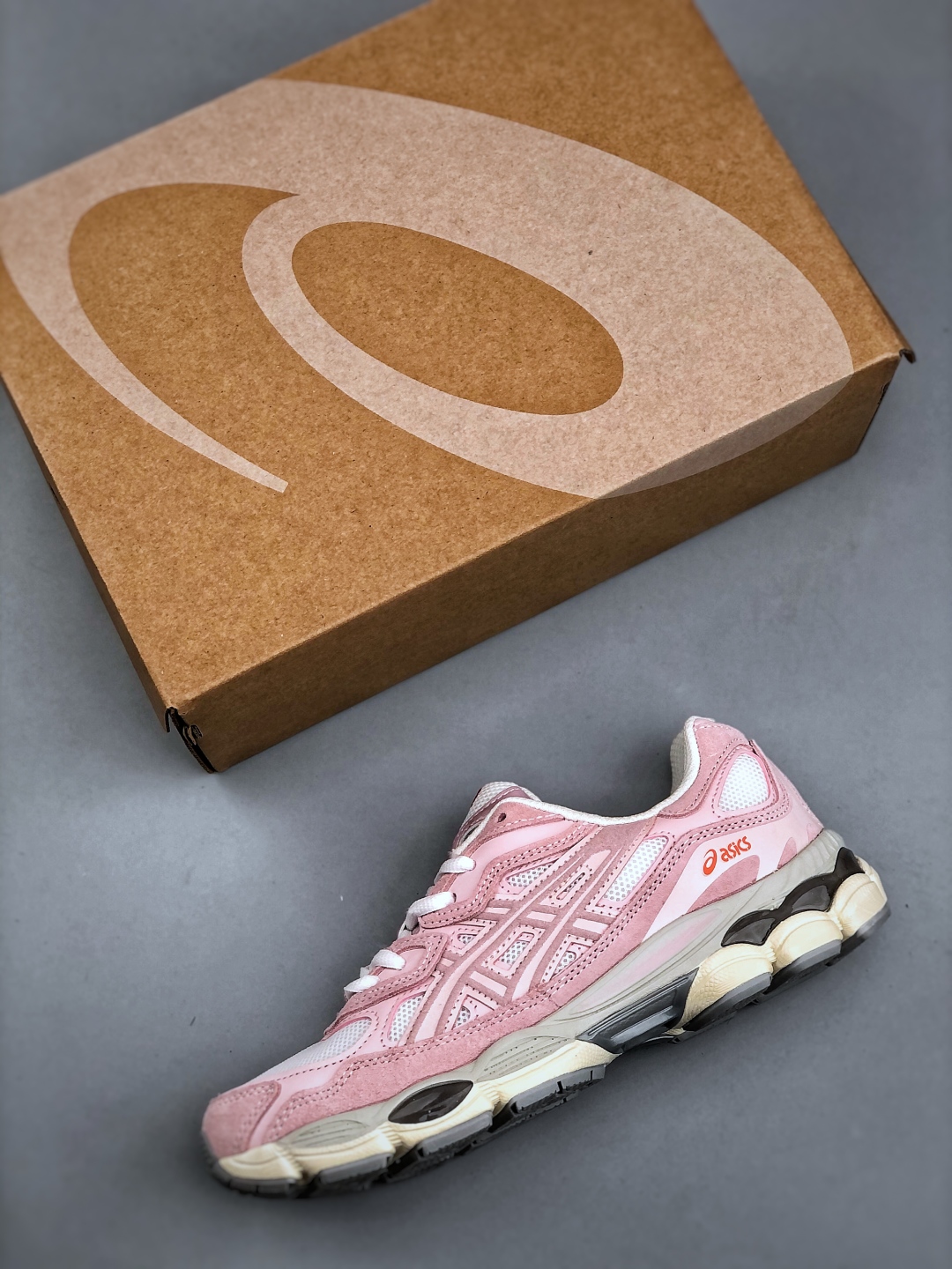 Asics GEL-NYC Low-Top Sneakers - Lightweight, Cushioned, and Stylish Design 4 cmp i1746480985215 525 0 2