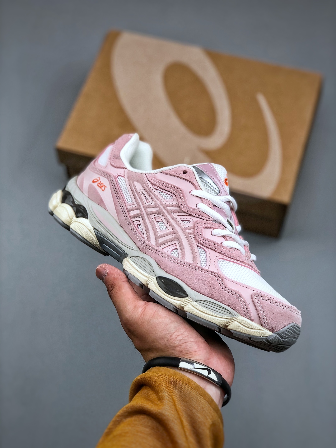 Asics GEL-NYC Low-Top Sneakers - Lightweight, Cushioned, and Stylish Design 2 cmp i1746480986609 9768 0 0