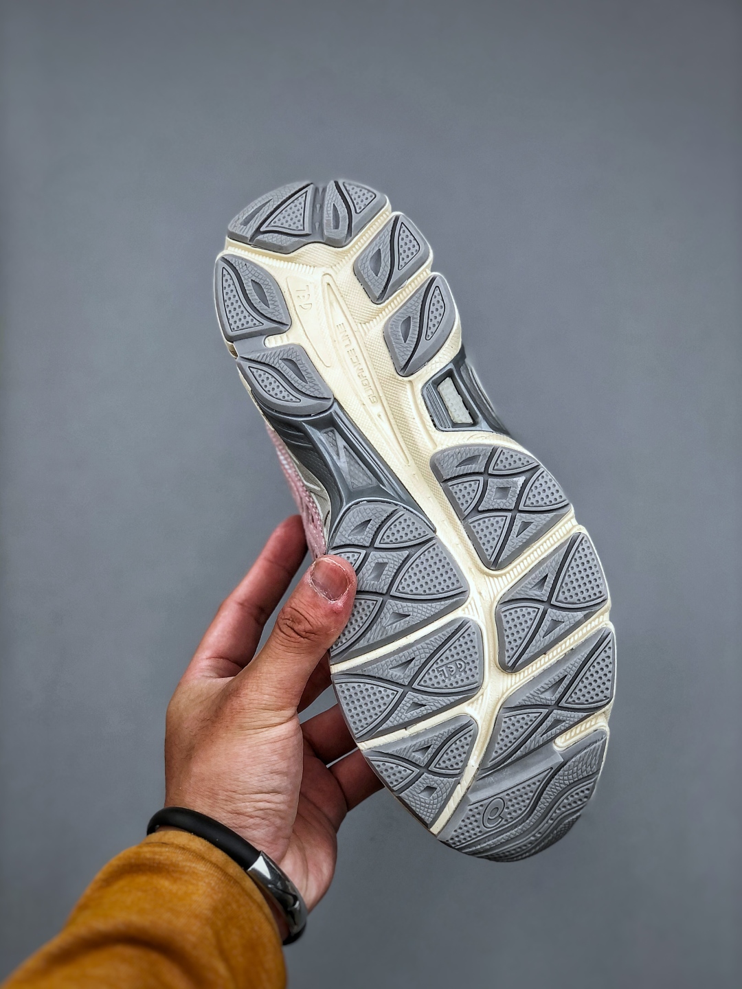 Asics GEL-NYC Low-Top Sneakers - Lightweight, Cushioned, and Stylish Design 9 cmp i1746480986624 1184 0 7