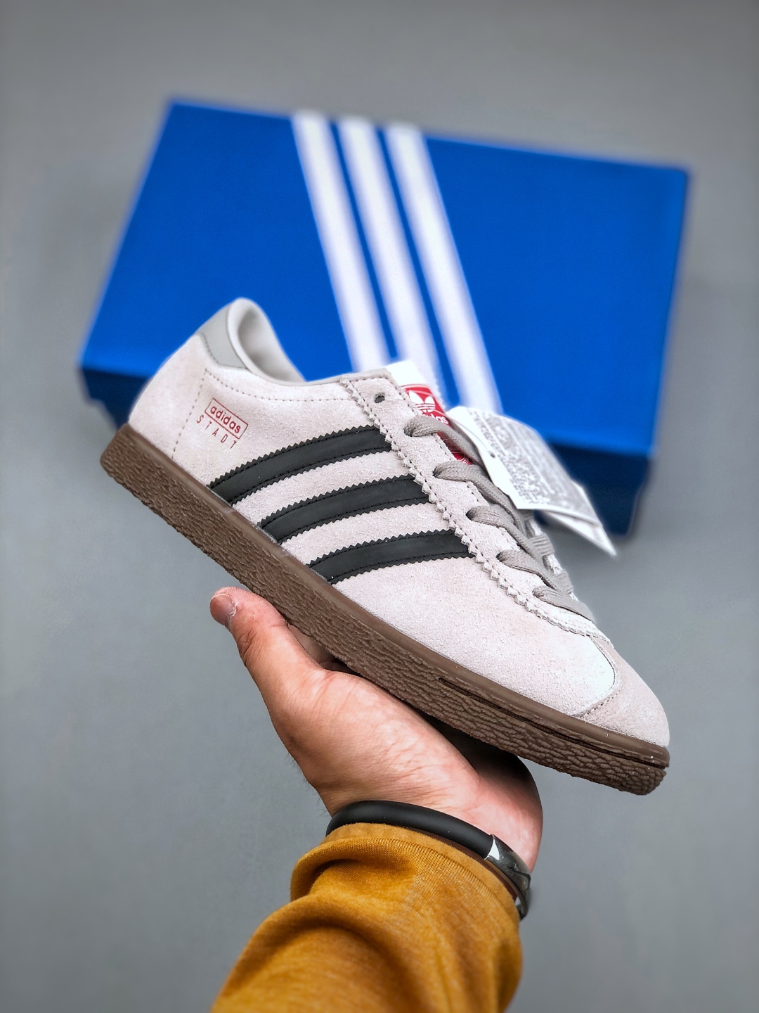 Adidas Originals Stadt: Retro Low-Top Sneakers for Style and Comfort 2 cmp i1746481091538 7654 0 0
