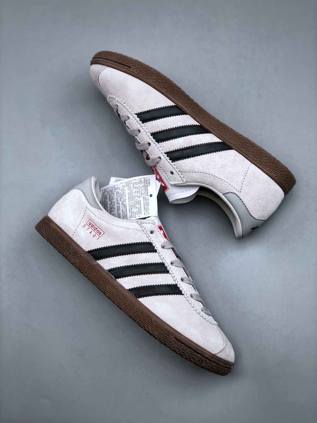 Adidas Originals Stadt: Retro Low-Top Sneakers for Style and Comfort 10 cmp i1746481093069 3713 0 8