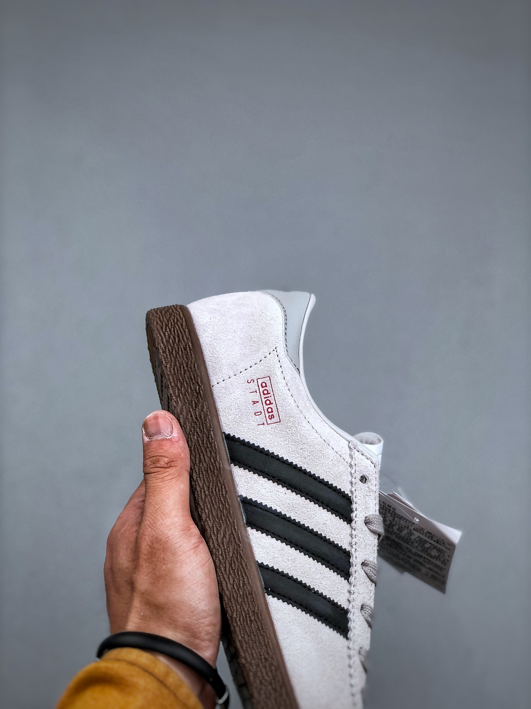 Adidas Originals Stadt: Retro Low-Top Sneakers for Style and Comfort 7 cmp i1746481093070 2329 0 5