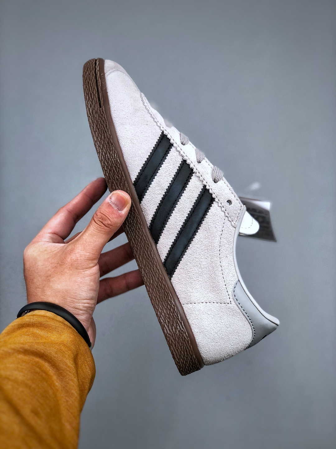 Adidas Originals Stadt: Retro Low-Top Sneakers for Style and Comfort 3 cmp i1746481093070 7465 0 1