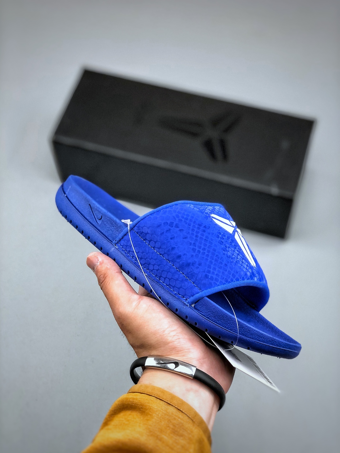 Nike Kobe Offcourt Slide Hyper Royal - Comfortable and Stylish Slides 2 cmp i1746481344154 5068 0 0