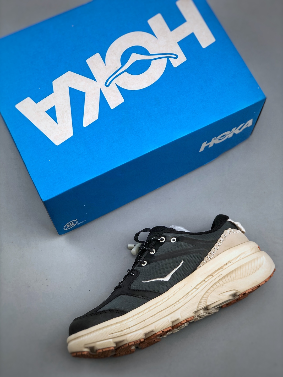 Hoka One One Bondi B3 LS Running Shoes - Comfort & Performance 4 cmp i1746563882388 1828 0 2