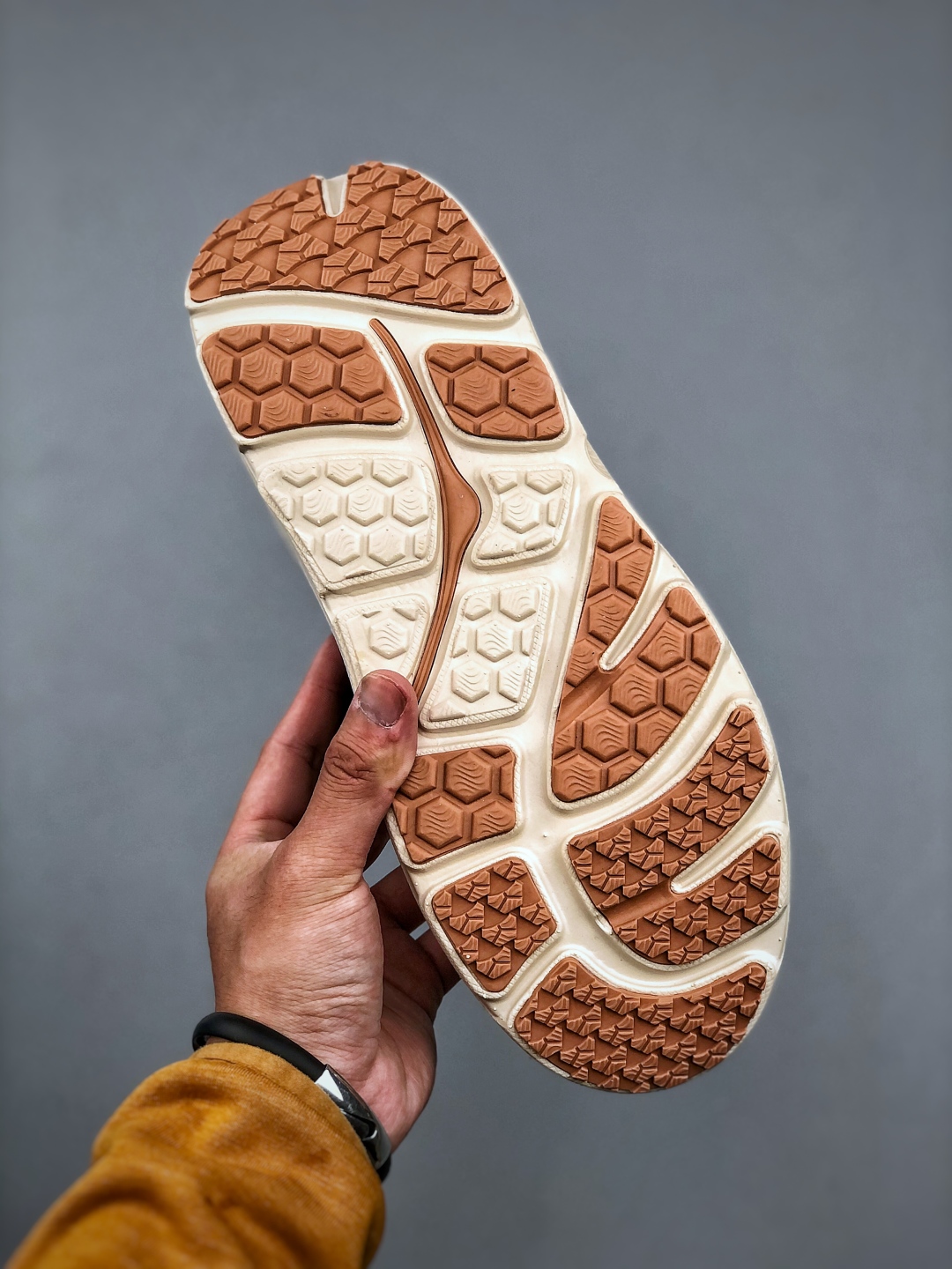 Hoka One One Bondi B3 LS Running Shoes - Comfort & Performance 9 cmp i1746563882388 4824 0 7