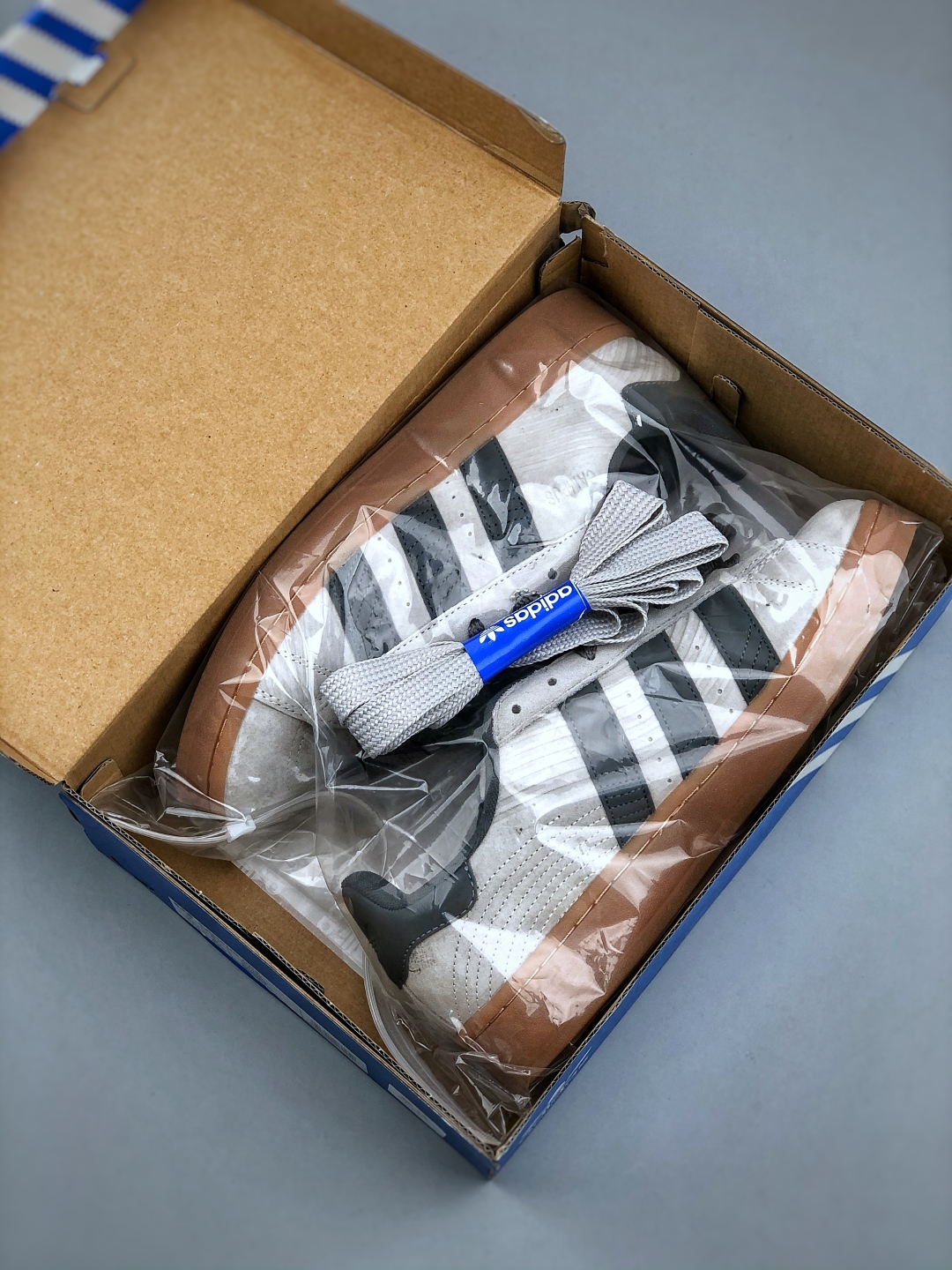Adidas Originals Campus 00s Classic Low-Top Sneakers - Retro Style & Comfort 4 cmp i1746564716707 826 0 2