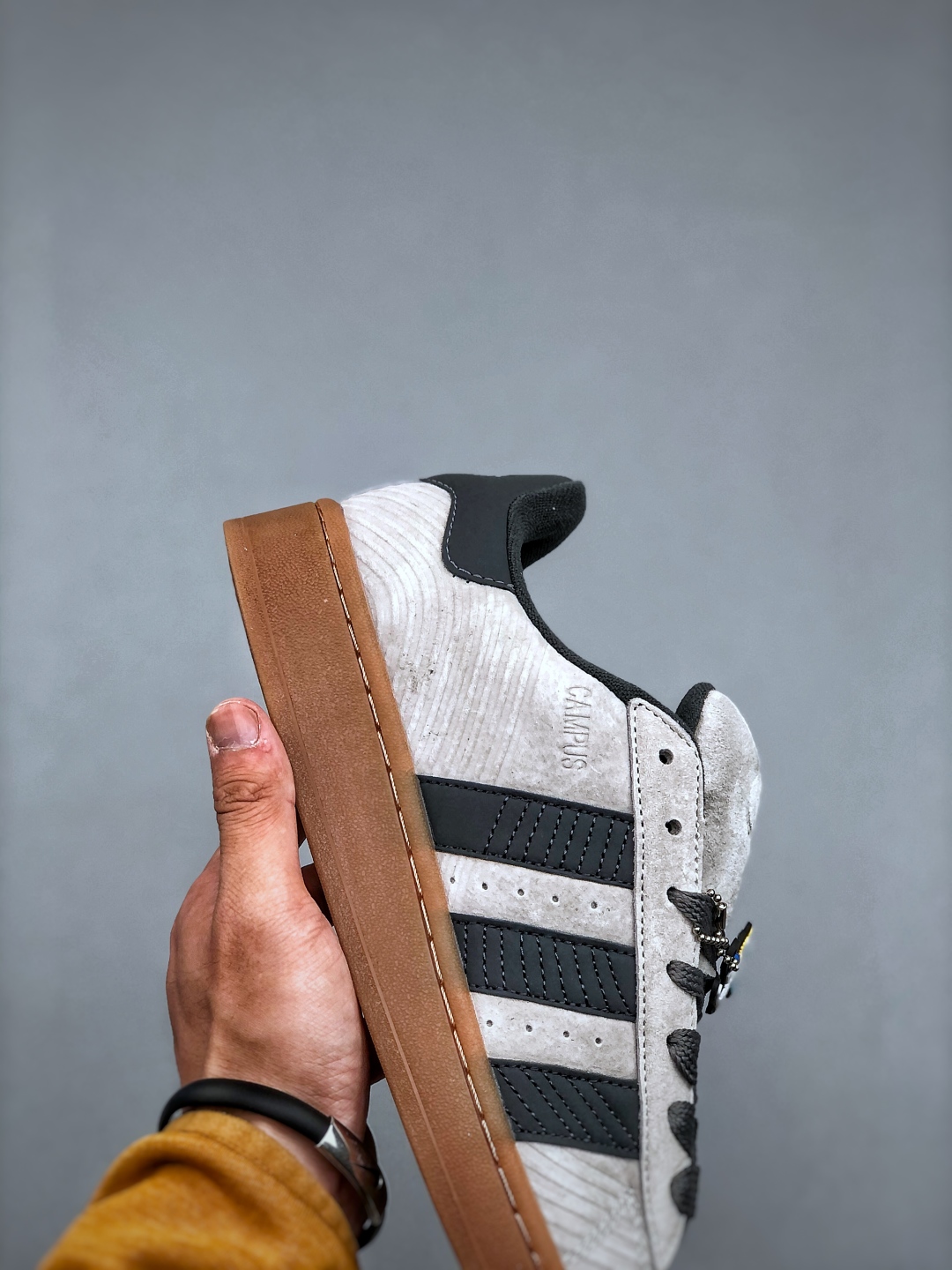 Adidas Originals Campus 00s Classic Low-Top Sneakers - Retro Style & Comfort 7 cmp i1746564734697 8487 0 6