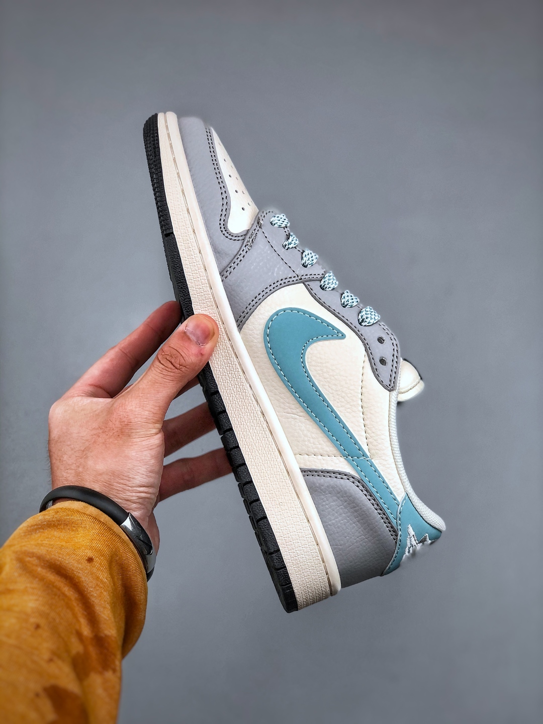 Travis Scott x Burberry Air Jordan 1 Low Grey Blue Reverse Swoosh Sneakers 3 cmp i1746565025328 9028 0 1