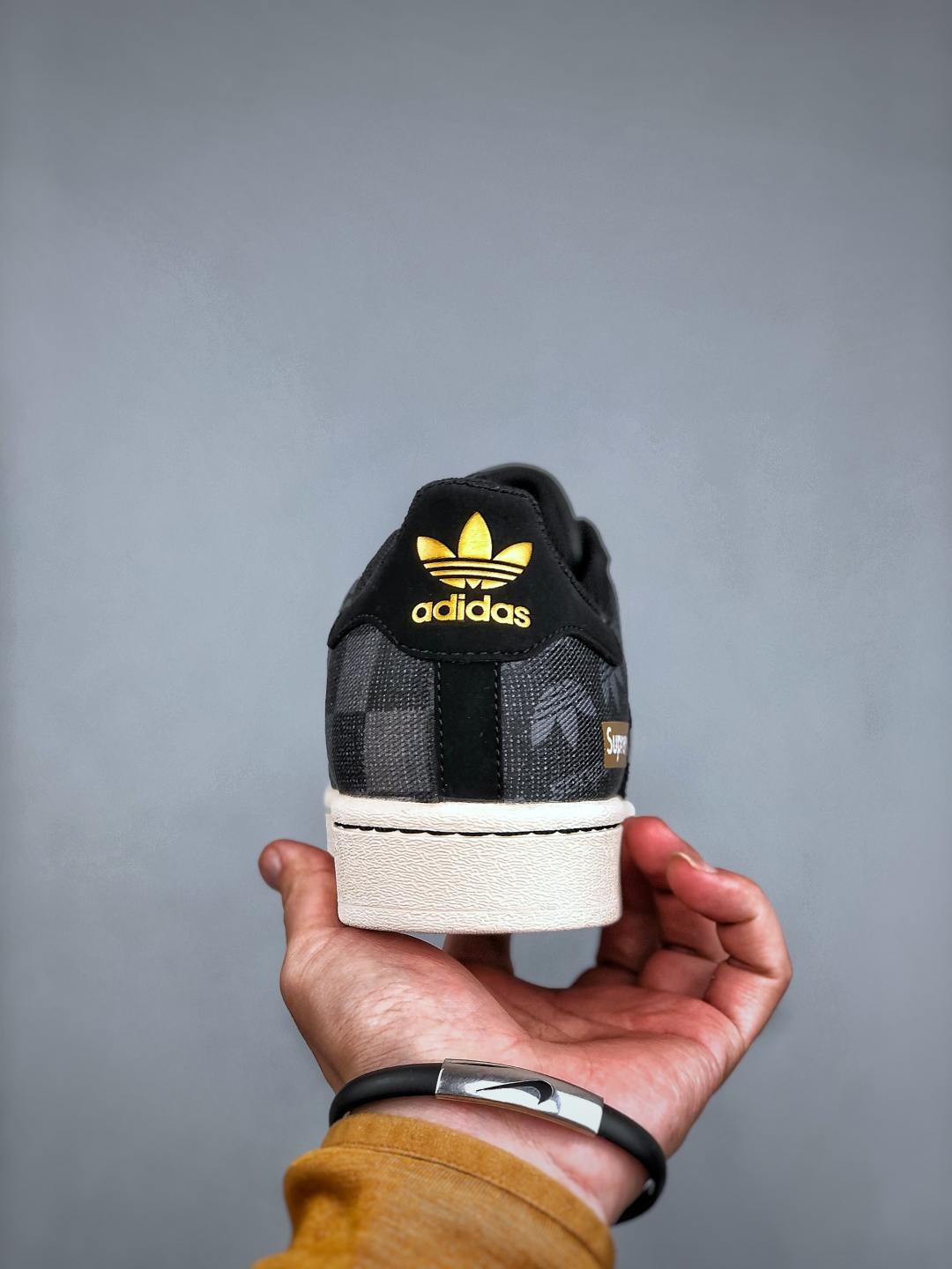 Adidas Originals x Supreme Superstar Black Grey Authentic Sneakers BZ2531 8 cmp i1746565057447 469 0 6