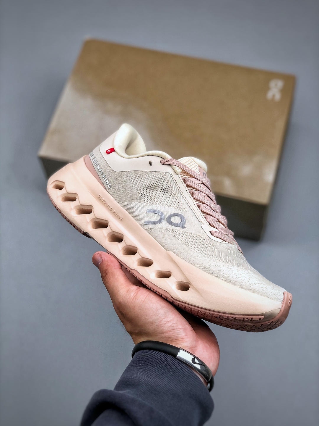On Running Cloudsurfer Next Low-Top Lightweight Comfort Sneakers 3WE30020606 2 cmp i1746649473686 8668 0 0
