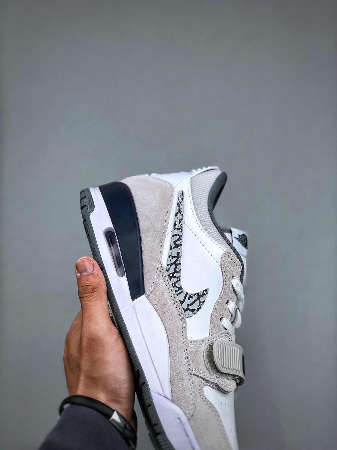 Nike Air Jordan Legacy 312 Low White/Grey/Blue - CD7069-124 7 cmp i1746649727937 383 0 5