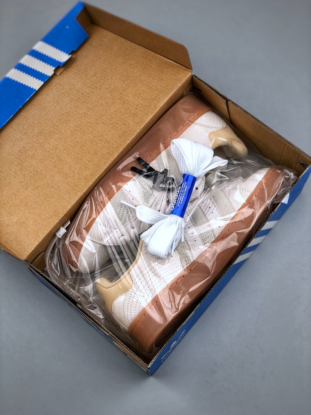 Adidas Originals Campus 00s: Retro Low-Top Sneakers - Versatile & Stylish 4 cmp i1746649909798 6629 0 2