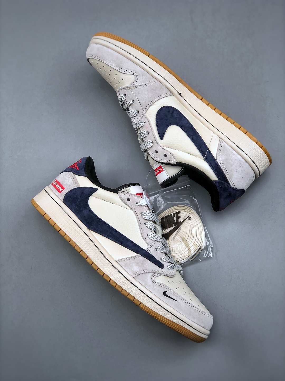Air Jordan 1 Low Travis Scott Supremee Low-Top Sneakers 10 cmp i1746650623076 2698 0 8