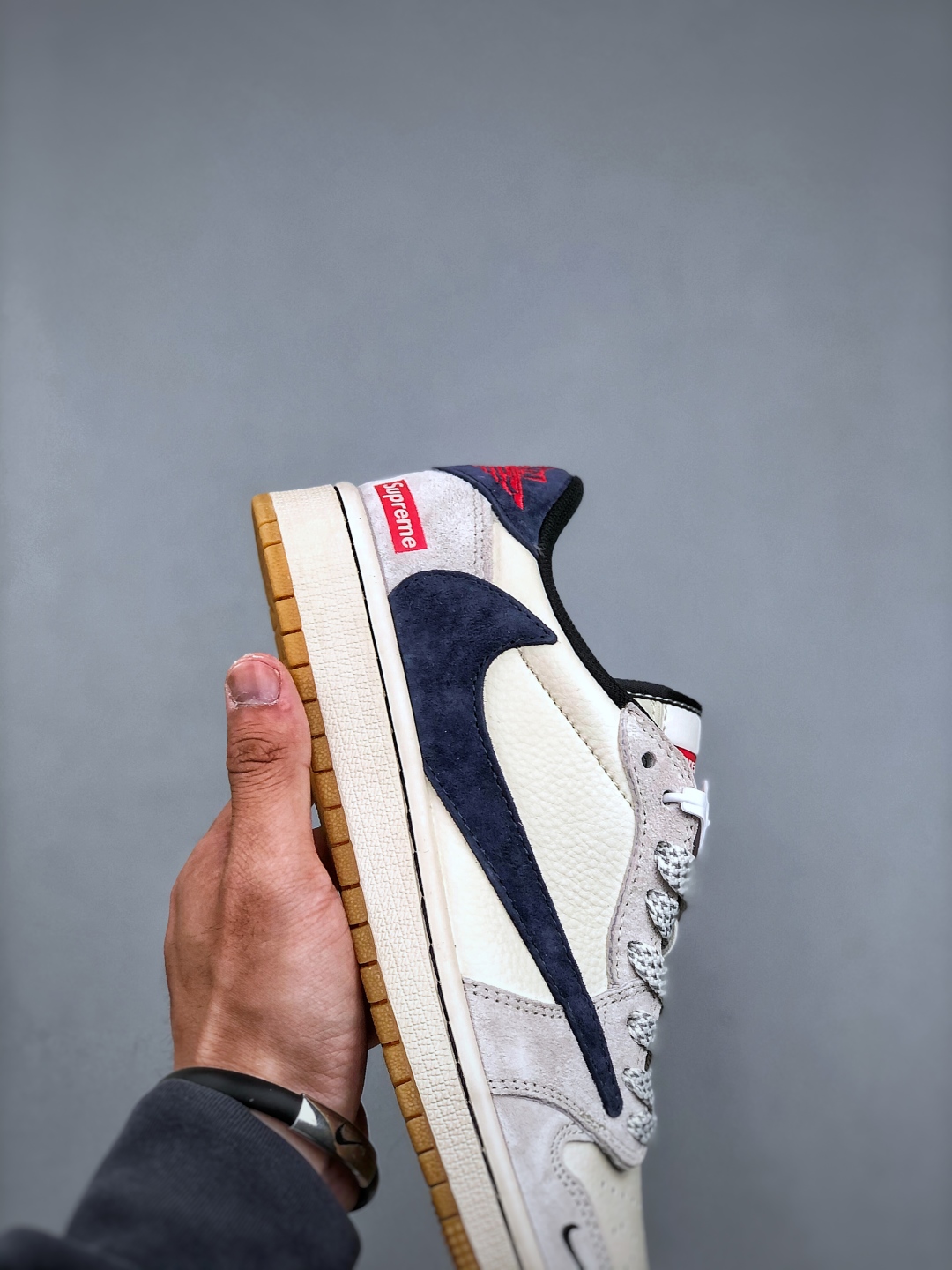 Air Jordan 1 Low Travis Scott Supremee Low-Top Sneakers 7 cmp i1746650623089 2053 0 5