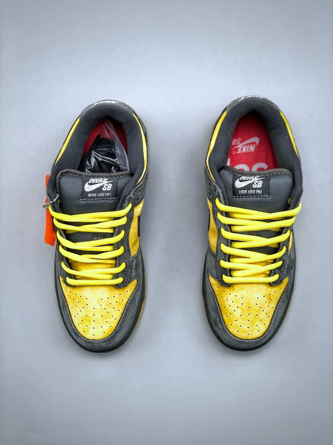 Supreme x Nike SB Dunk Low Ocean Fog Grey Yellow Limited Edition 6 cmp i1746650674208 1601 0 4