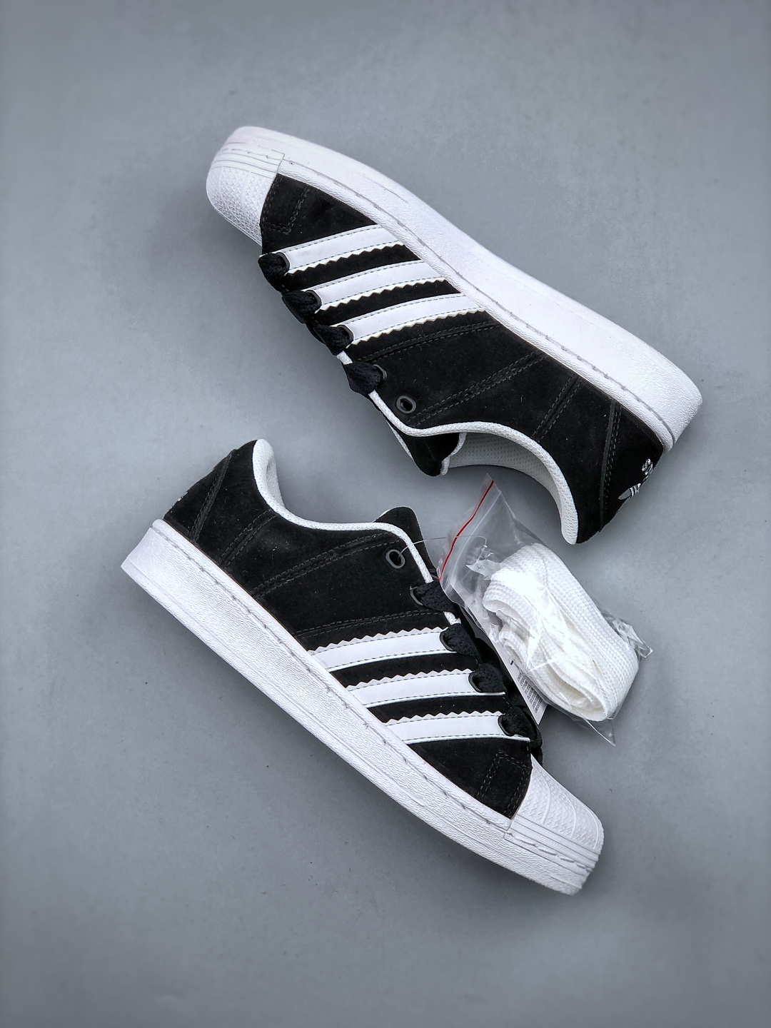 Adidas Superstar Supermodified Low-Top Casual Sneakers - Classic Style 10 cmp i1746736927844 5650 0 8