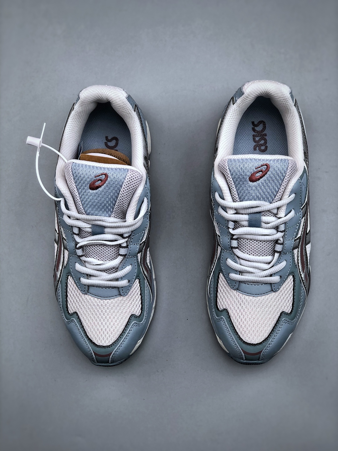 Asics GEL-NYC Low-Top Sneakers - Stylish Running & Casual Shoes 1203A542-020 6 cmp i1746737144025 963 0 4