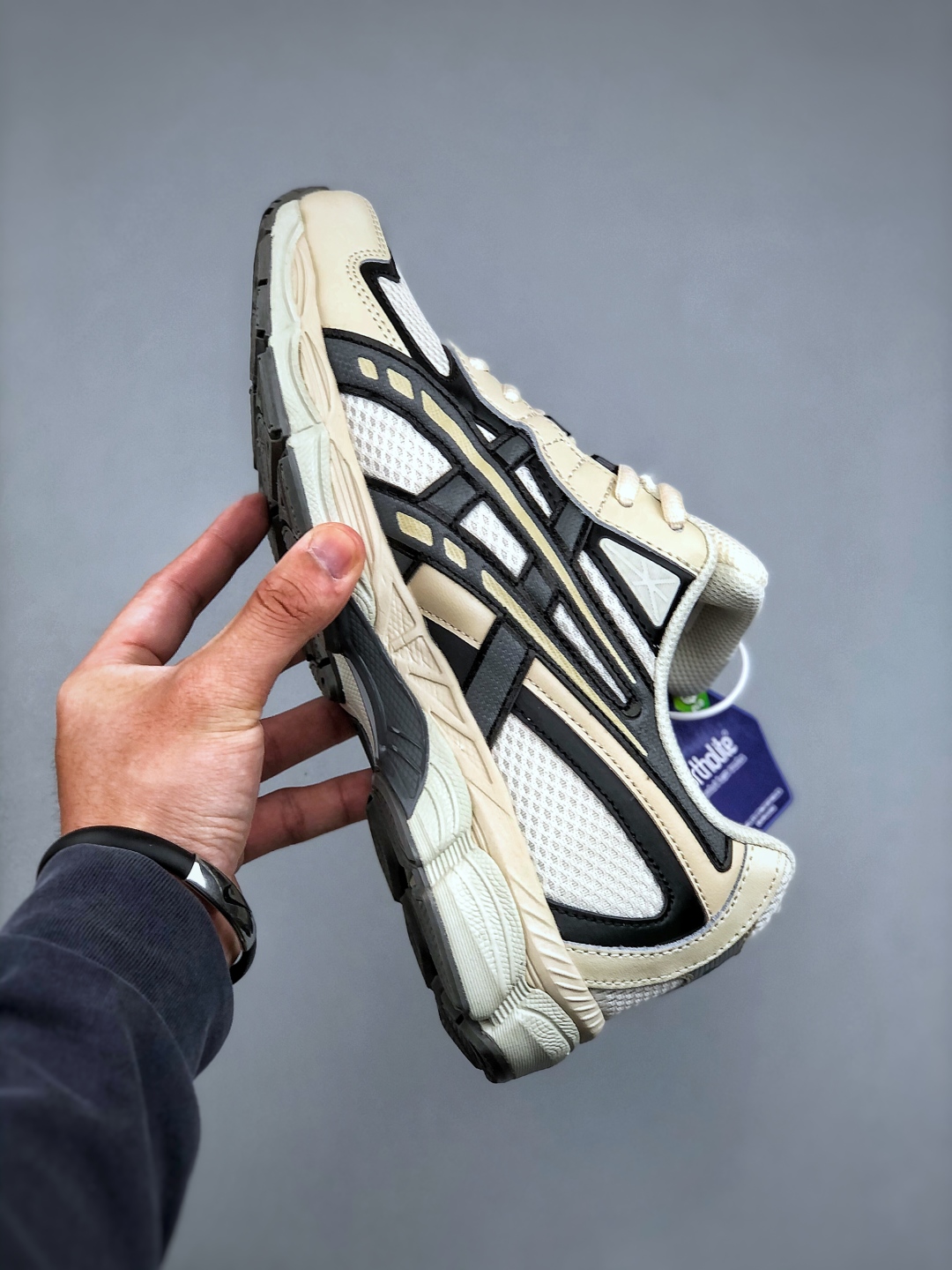 Asics GEL-NYC Low-Top Sneakers - Stylish, Comfortable, and Versatile Shoes 3 cmp i1746737157144 5907 0 1