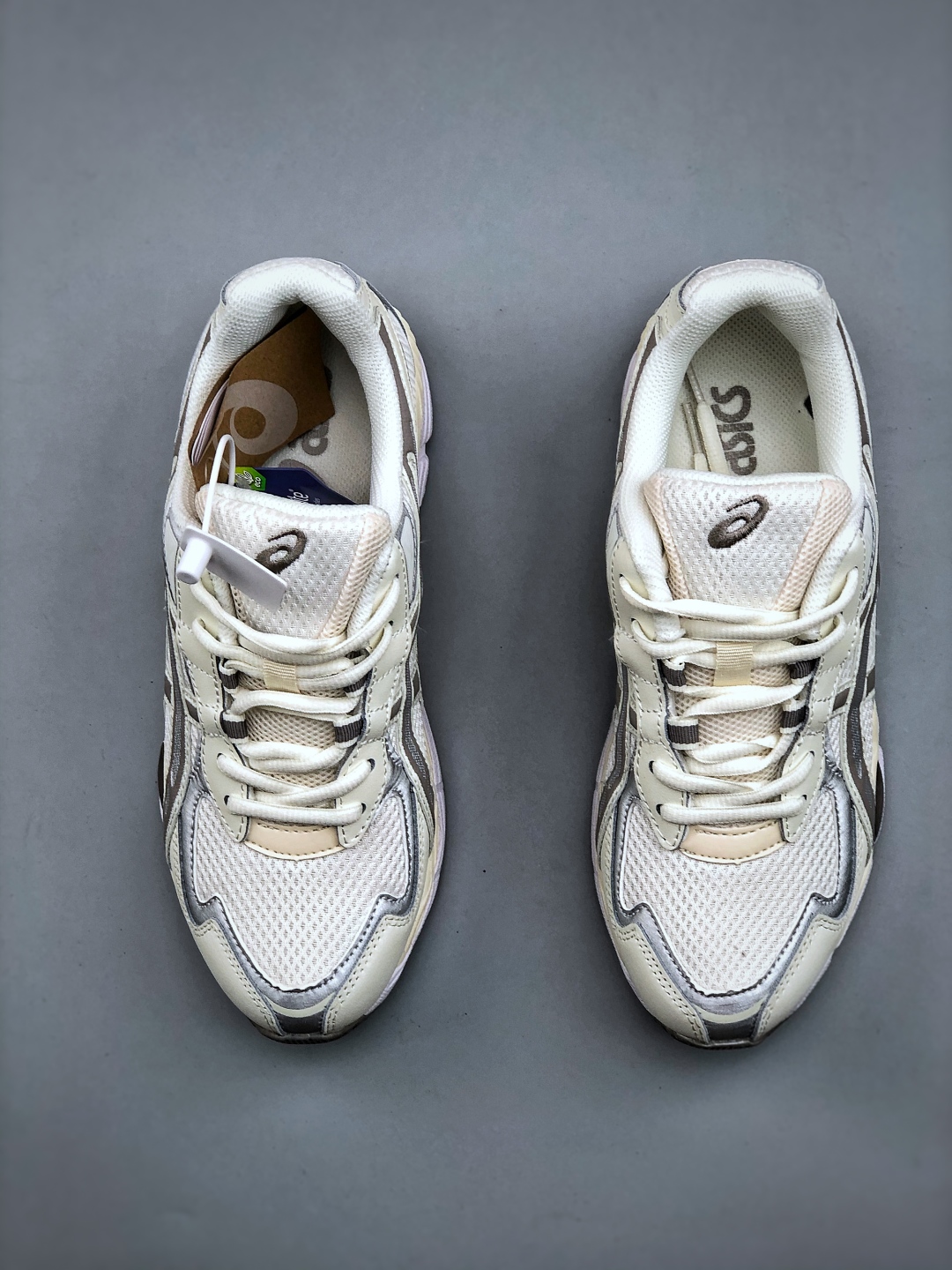 Asics GEL-NYC Low-Top Sneakers - Retro Style, Modern Comfort - Style 1203A542 6 cmp i1746737167414 9203 0 4