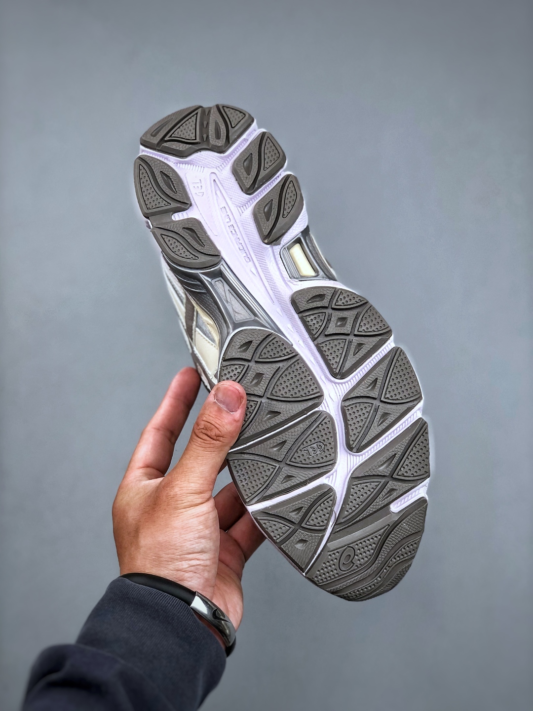 Asics GEL-NYC Low-Top Sneakers - Retro Style, Modern Comfort - Style 1203A542 9 cmp i1746737171624 479 0 7