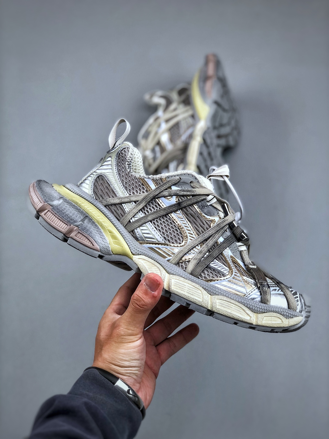 Balenciaga Phantom 3XL Sneakers - Metallic Lace-Up Running Shoes for Men & Women 5 cmp i1746738577079 1428 0 3