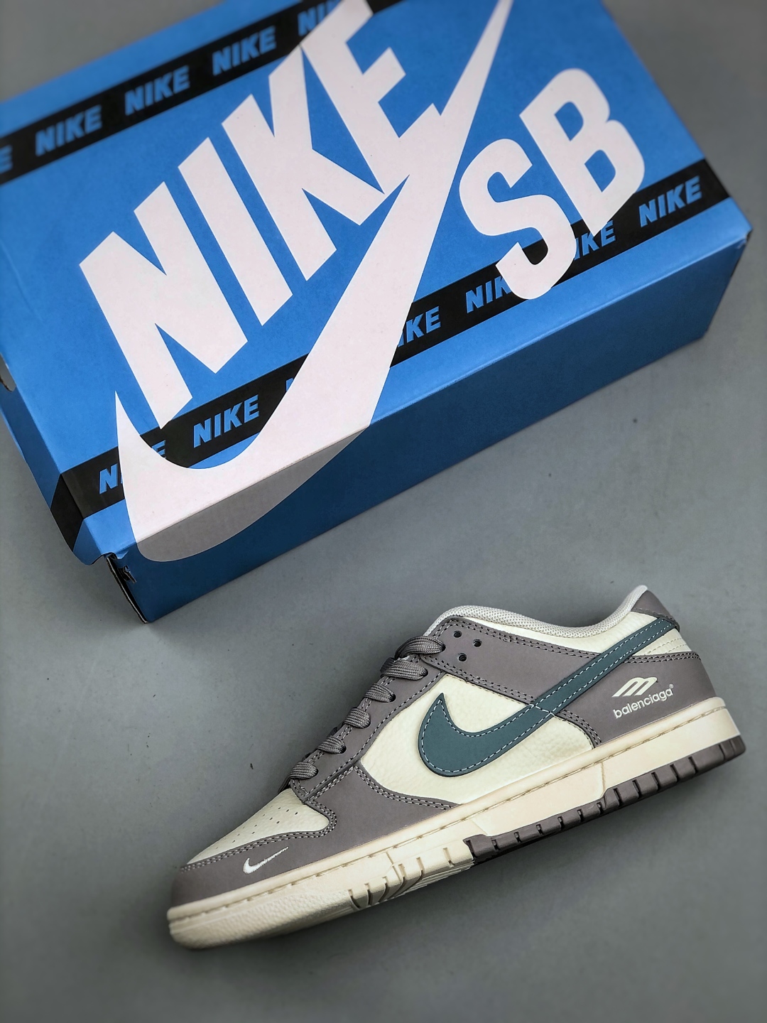 Nike SB Dunk Low x Balenciaga White Gray Blue Hook, Premium Leather Shoes 4 cmp i1746738723882 9766 0 2