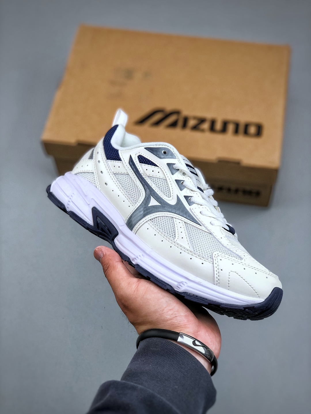 Mizuno Speed 1st Generation Retro Running Shoes - White/Navy - D1GH223019 2 cmp i1746738761846 4470 0 0