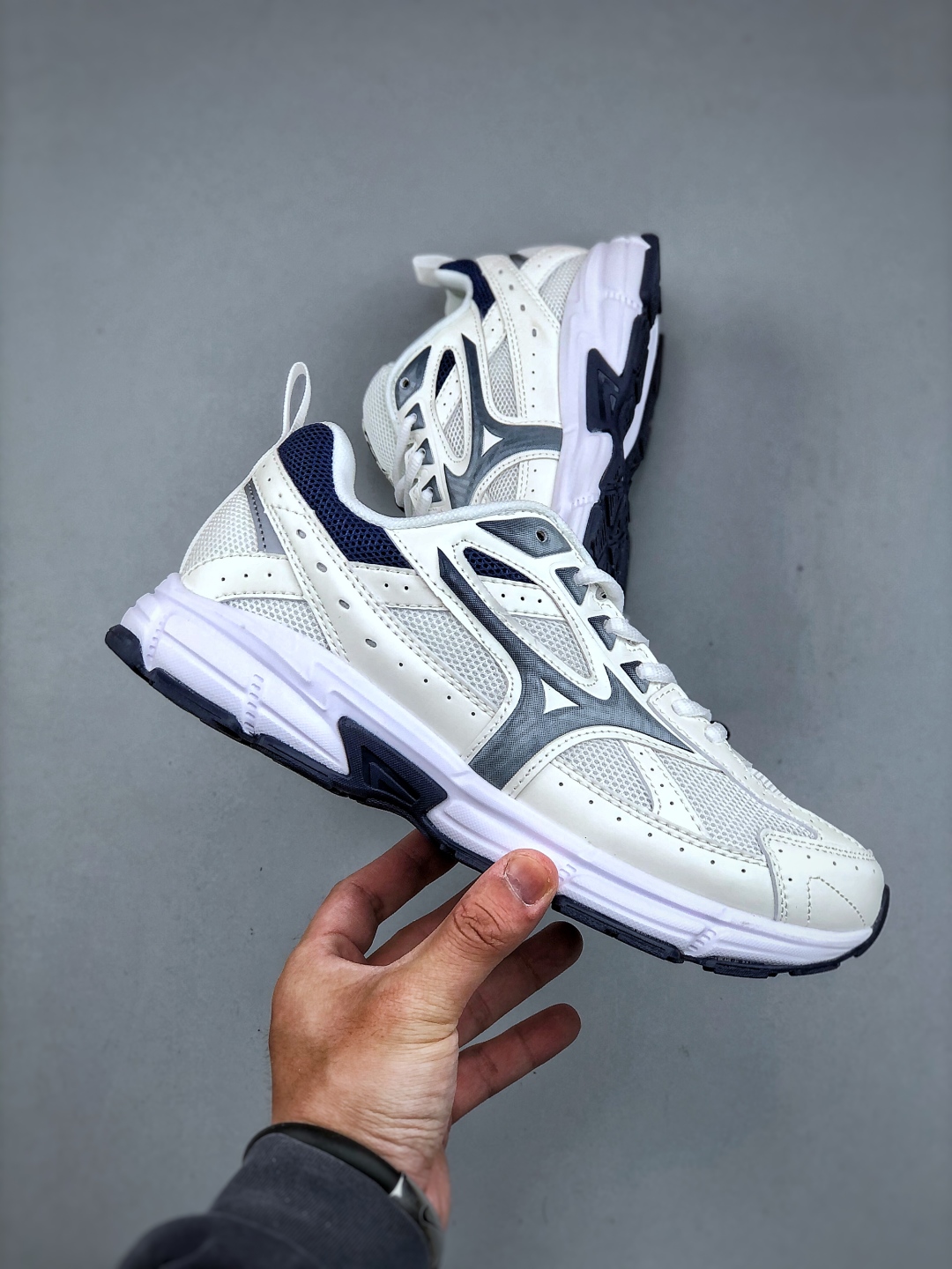 Mizuno Speed 1st Generation Retro Running Shoes - White/Navy - D1GH223019 5 cmp i1746738761866 1691 0 3