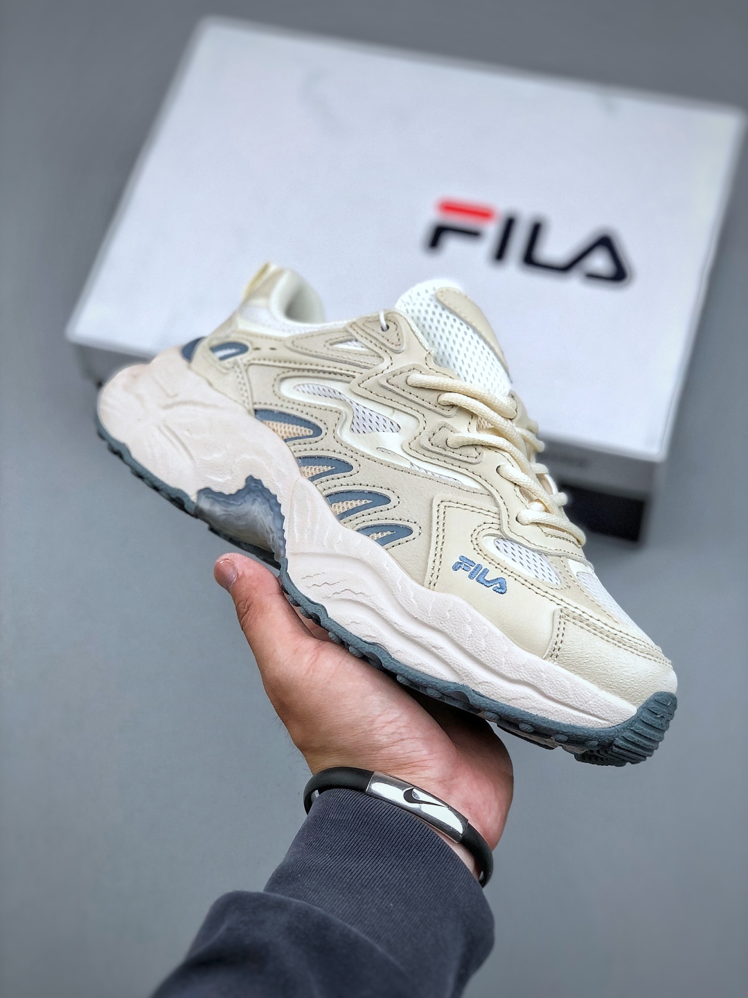 Fila Fern Sneakers: Retro Style, Elevated Comfort, and Enhanced Performance 2 cmp i1746738838659 170 0 0