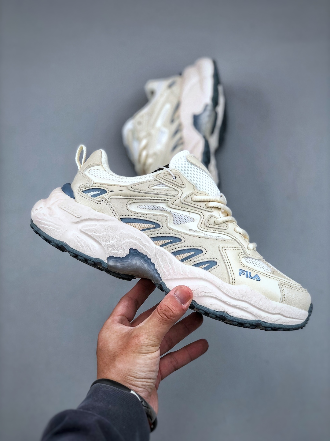 Fila Fern Sneakers: Retro Style, Elevated Comfort, and Enhanced Performance 5 cmp i1746738840346 4490 0 3