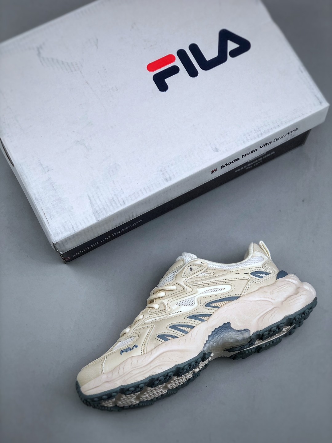 Fila Fern Sneakers: Retro Style, Elevated Comfort, and Enhanced Performance 4 cmp i1746738840368 4933 0 2